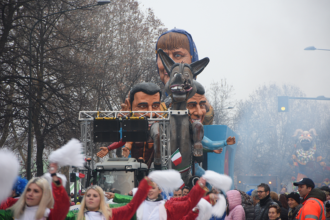 Sfilata carri Carnevale di Torino_335.jpg